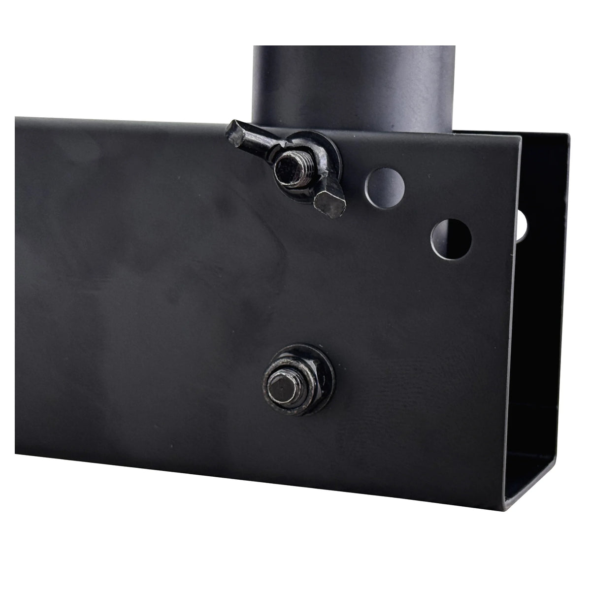 Detalle del sistema de ajuste y fijación de la base de pared para bafle Vento WMS25