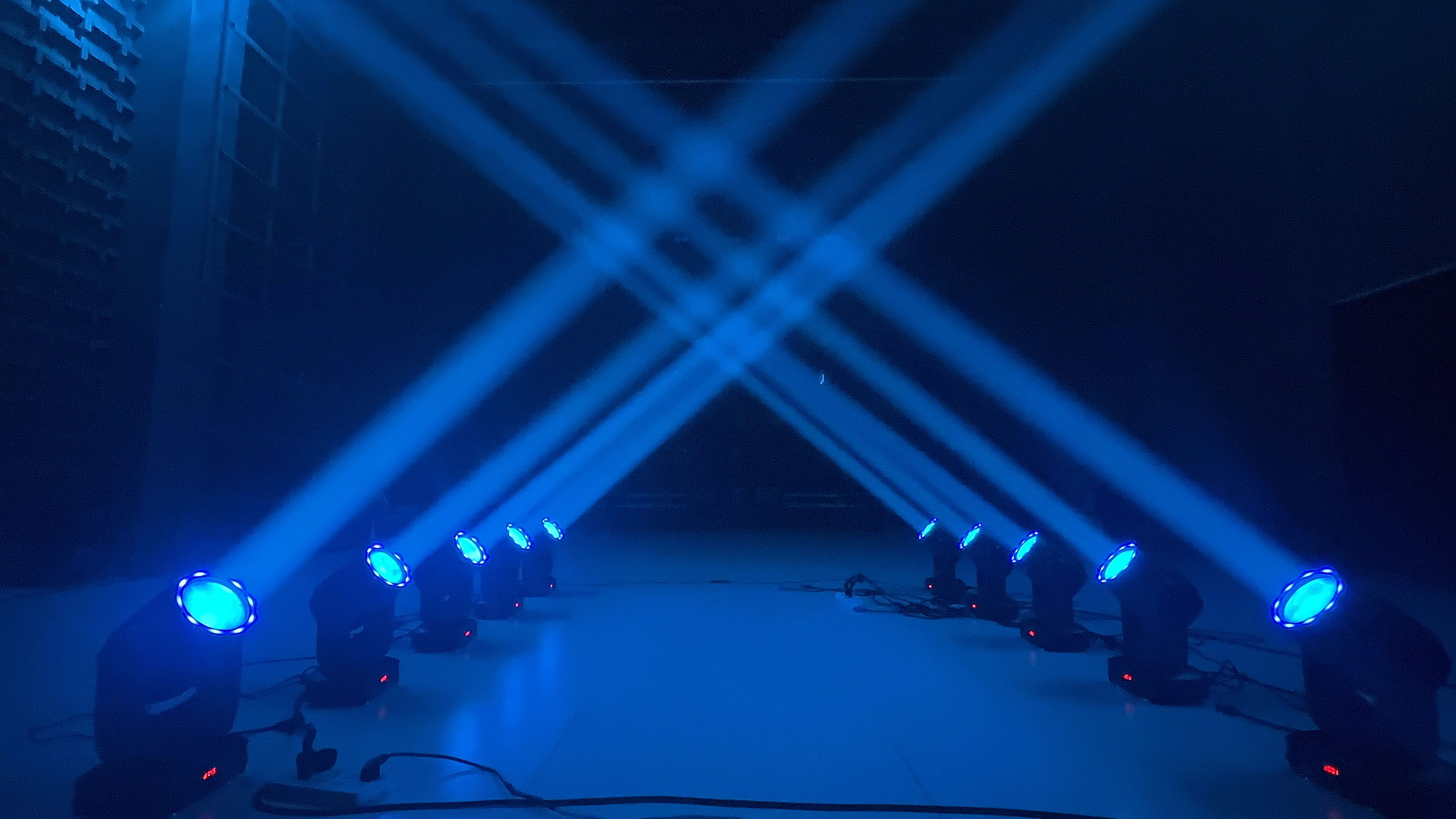 Cabeza Móvil KBL200 — LED Moving Head Beam Light